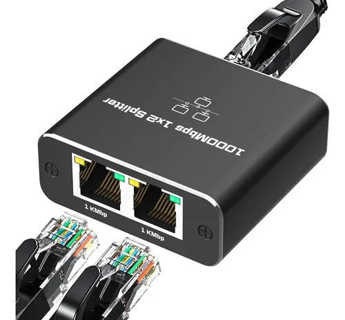 Splitter de rede Gigabit preto com portas Ethernet e cabos conectados, sobre fundo branco.